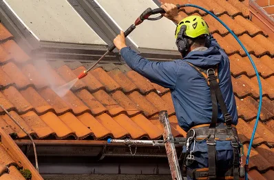 Démoussage et hydrofuge de toiture à Condat